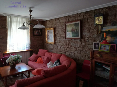 Casa con terreno en Logroño