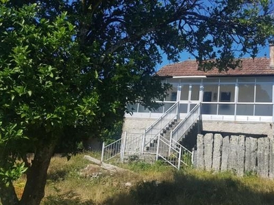 Casa con terreno en Salceda de Caselas