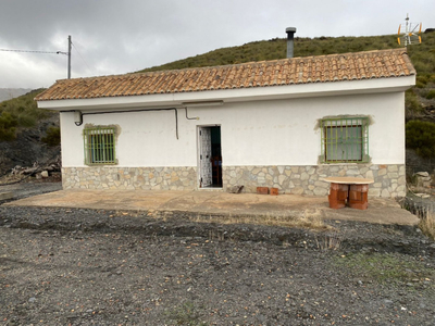 Casa con terreno en Señés