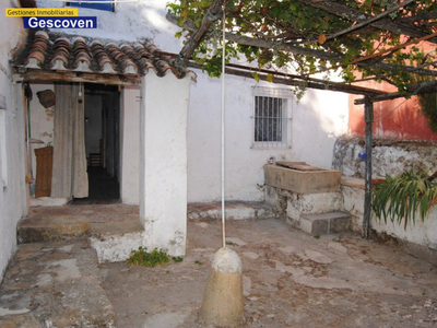 Casa con terreno en Valencia de Alcántara