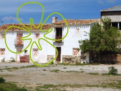 Casa con terreno en Vélez-Rubio