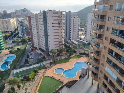Alquiler de dúplex en calle Ponent de 3 habitaciones con terraza y piscina