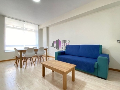 Alquiler de piso en Alcabre - Navia - Comesaña de 2 habitaciones con garaje y muebles