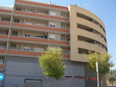 Alquiler de piso en Almansa de 1 habitación con terraza y muebles