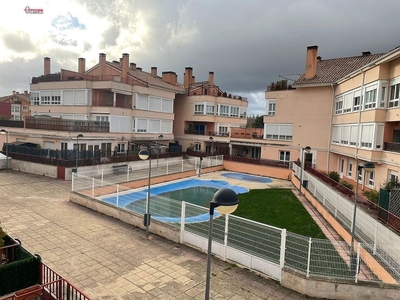Alquiler de piso en Antigua Estación FFCC - San Agustín de 2 habitaciones con terraza y piscina