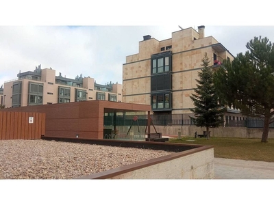 Alquiler de piso en Antigua Estación FFCC - San Agustín de 3 habitaciones con terraza y piscina