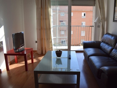 Alquiler de piso en Avda de Madrid - Pº de la Estación de 4 habitaciones con terraza y piscina
