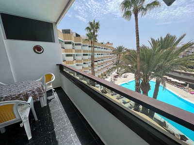 Alquiler de piso en avenida De Tenerife de 1 habitación con piscina y jardín