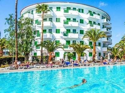 Alquiler de piso en avenida De Tenerife de 1 habitación con terraza y piscina