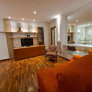 Alquiler de piso en calle Monasterio de la Oliva de 3 habitaciones con muebles y calefacción