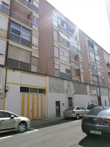 Alquiler de piso en calle Torres Quevedo de 2 habitaciones con muebles y calefacción