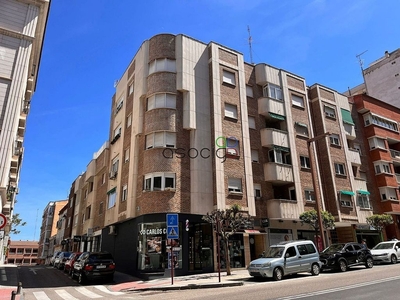 Alquiler de piso en calle Virgen del Amparo de 4 habitaciones con terraza y garaje