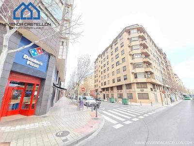Alquiler de piso en Centro - Castellón de la Plana de 3 habitaciones con garaje y muebles