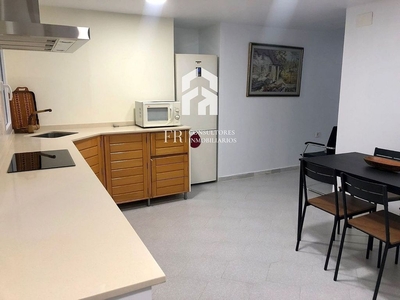 Alquiler de piso en Centro - Huelva de 1 habitación con terraza y muebles