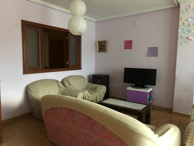Alquiler de piso en Centro - Ourense de 4 habitaciones con terraza y muebles