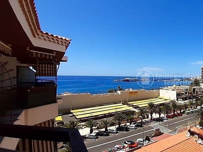 Alquiler de piso en Los Cristianos - Playa de las Américas de 2 habitaciones con terraza y piscina