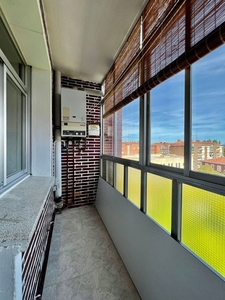 Alquiler de piso en Zabalgana - Ariznabarra de 3 habitaciones con terraza y muebles