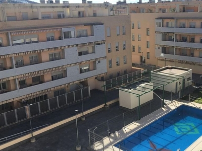 Ático en alquiler en Centro - Cáceres de 3 habitaciones con terraza y piscina