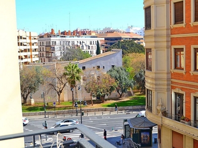 Ático en venta en El Botànic de 3 habitaciones con terraza y garaje