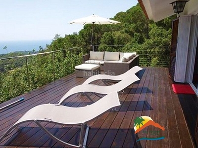 Casa bonita casa con piscina, vistas al mar y licencia turistica en Lloret de Mar