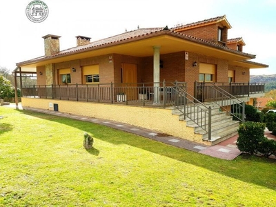 Casa con terreno en Venta en Cotobade, Pontevedra