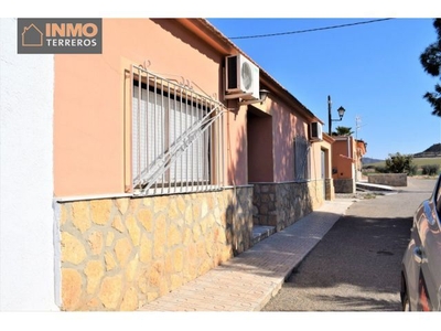 Casa de 3 dormitorios y parcela de 600 m2, en Los Lobos, Almería.