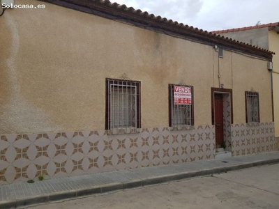 CASA EN EL CENTRO DE PUEBLONUEVO