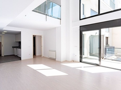 Dúplex en alquiler en paseo Nou de 4 habitaciones con terraza y garaje