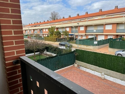Dúplex en venta en Castañares de Rioja de 2 habitaciones con terraza y piscina
