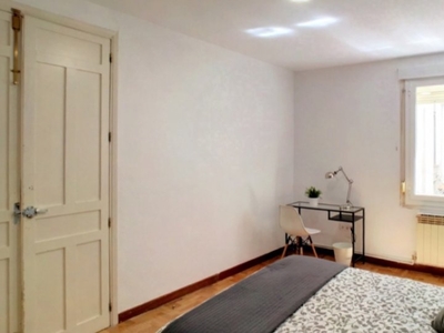 Lujosa habitación en un apartamento de 8 habitaciones en Centro