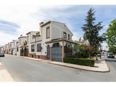 MARAVILLOSA CASA PAREADA EN URBANIZACIÓN LA JOYA