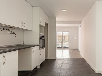 Piso con 3 habitaciones con ascensor y calefacción en Alcalá de Henares