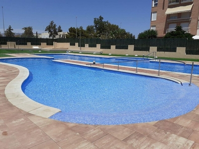 Piso en alquiler en Águilas ciudad de 3 habitaciones con piscina y garaje