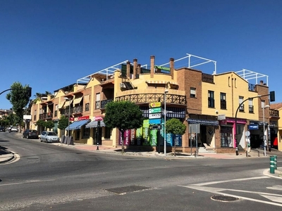 Piso en alquiler en avenida Andalucía de 2 habitaciones con terraza y muebles