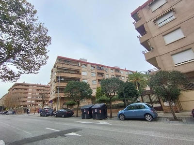 Piso en alquiler en avenida De Barcelona de 3 habitaciones con muebles y aire acondicionado