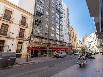 Piso en alquiler en calle Javier Sanz de 4 habitaciones con terraza y muebles