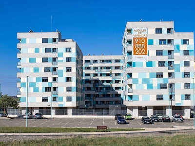 Piso en alquiler en calle Santo Tomás de 2 habitaciones con terraza y garaje