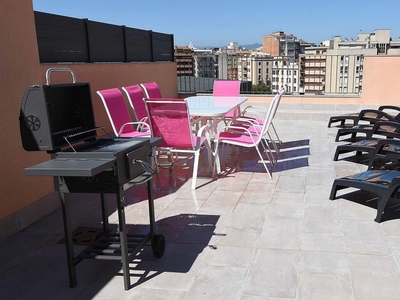 Piso en alquiler en Centre - Girona de 3 habitaciones con terraza y muebles