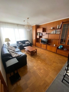 Piso en alquiler en Centro - Burgos de 3 habitaciones con terraza y muebles