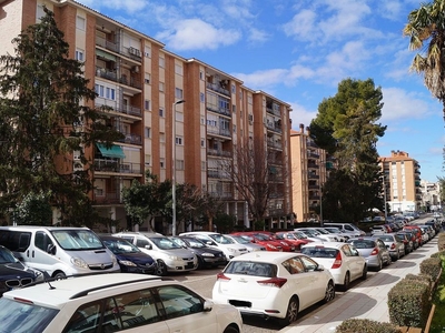 Piso en alquiler en Constitución-El Balconcillo de 3 habitaciones con terraza y calefacción