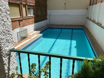 Piso en alquiler en San Bartolomé - Millán de Priego de 2 habitaciones con terraza y piscina