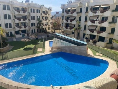 Piso en venta en avenida De la Marina Española de 4 habitaciones con terraza y piscina