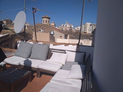 Piso en venta en La Llotja - Sant Jaume de 4 habitaciones con terraza y balcón