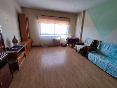 Piso en venta en Nava de la Asunción de 3 habitaciones con terraza