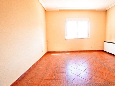 Piso en venta en Peñaranda de Bracamonte de 4 habitaciones y 95 m²