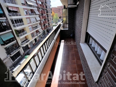 Piso gran vivienda ¡5 dormitorios y 2 baños en Nou Moles! en Valencia