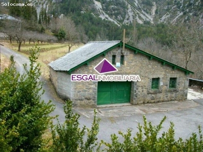 Se vende casa con terreno en el Pirineo Aragonés