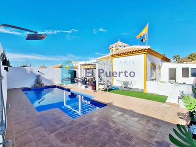 Venta de casa con piscina y terraza en Mazarrón, Country Club