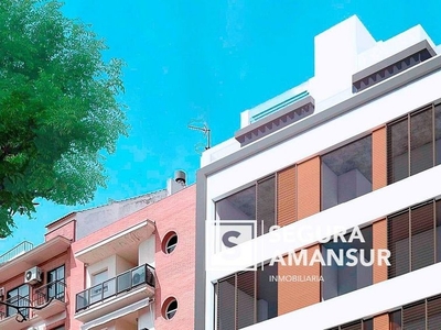 Venta de piso en Centro - Huelva de 3 habitaciones con terraza y garaje
