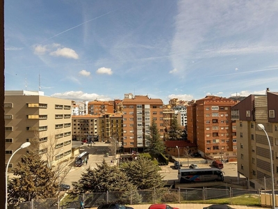 Venta de piso en Eduardo Saavedra - Eloy Sanz Villa de 3 habitaciones con garaje y calefacción